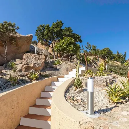 Esmeralda Villa