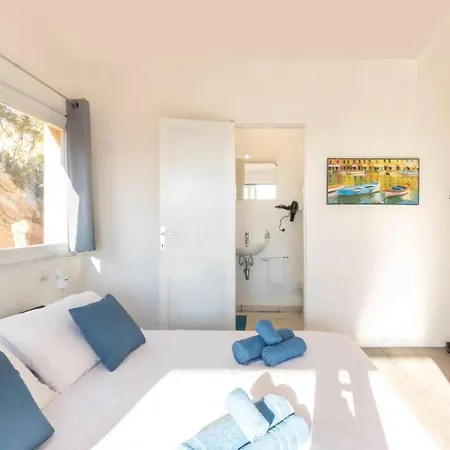 Esmeralda Villa